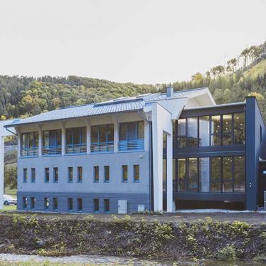 Lux Bau Referenz Bürozubau Metagro